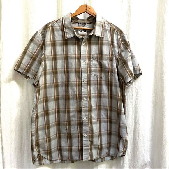 The North Face Plaid Button Up short sleeve - Picture 1 of 14
